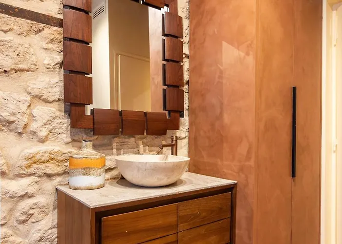 Refinement & Parisian Charm - 4br-8p - Marais *