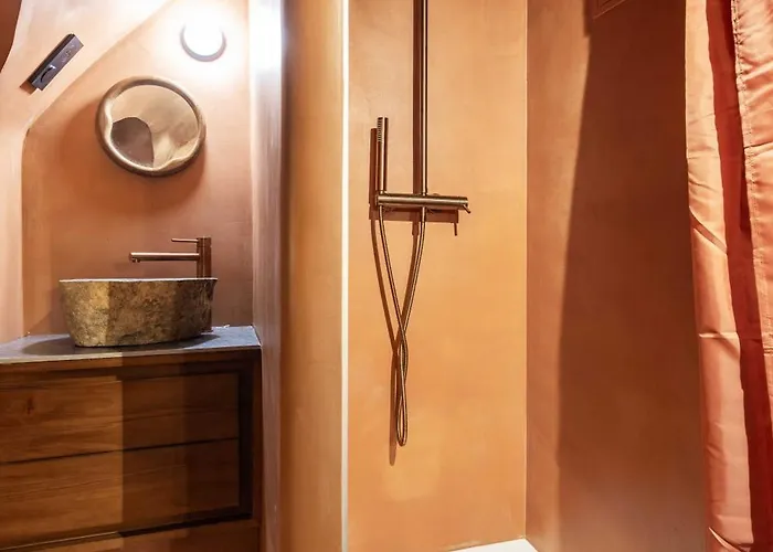 Refinement & Parisian Charm - 4br-8p - Marais