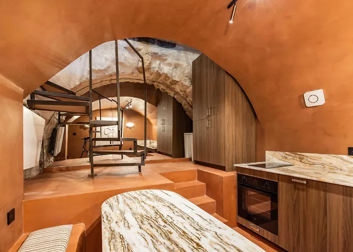 Refinement & Parisian Charm - 4br-8p - Marais