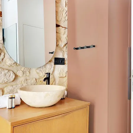 Refinement & Parisian Charm - Marais Parigi