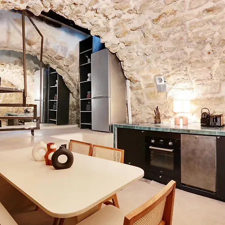 Refinement & Parisian Charm - Marais Appartamento