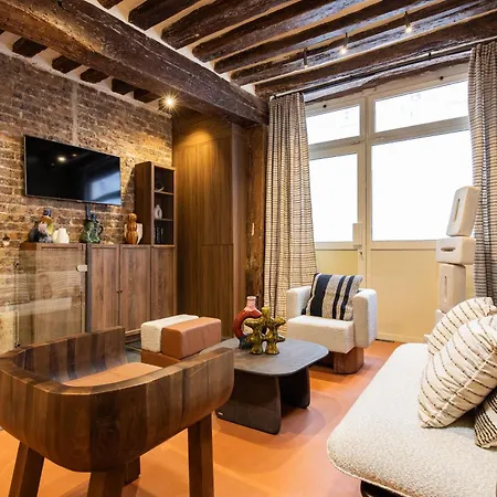 Refinement & Parisian Charm - 4br-8p - Marais Apartment Paris