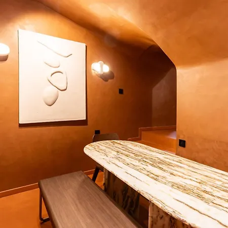 Refinement & Parisian Charm - 4br-8p - Marais