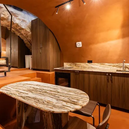 Apartment Refinement & Parisian Charm - 4br-8p - Marais Paris