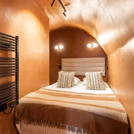 Refinement & Parisian Charm - 4br-8p - Marais