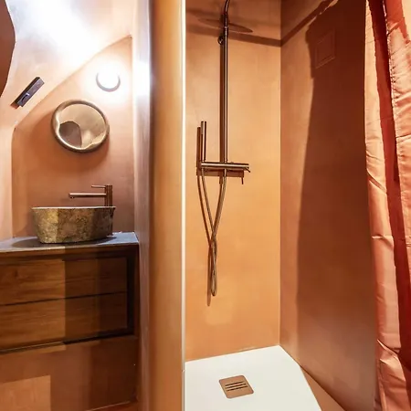 Refinement & Parisian Charm - 4br-8p - Marais